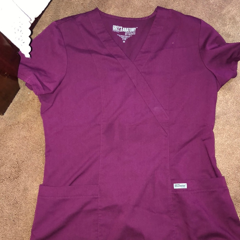 S+M Greys anatomy scrubs maroon black blue